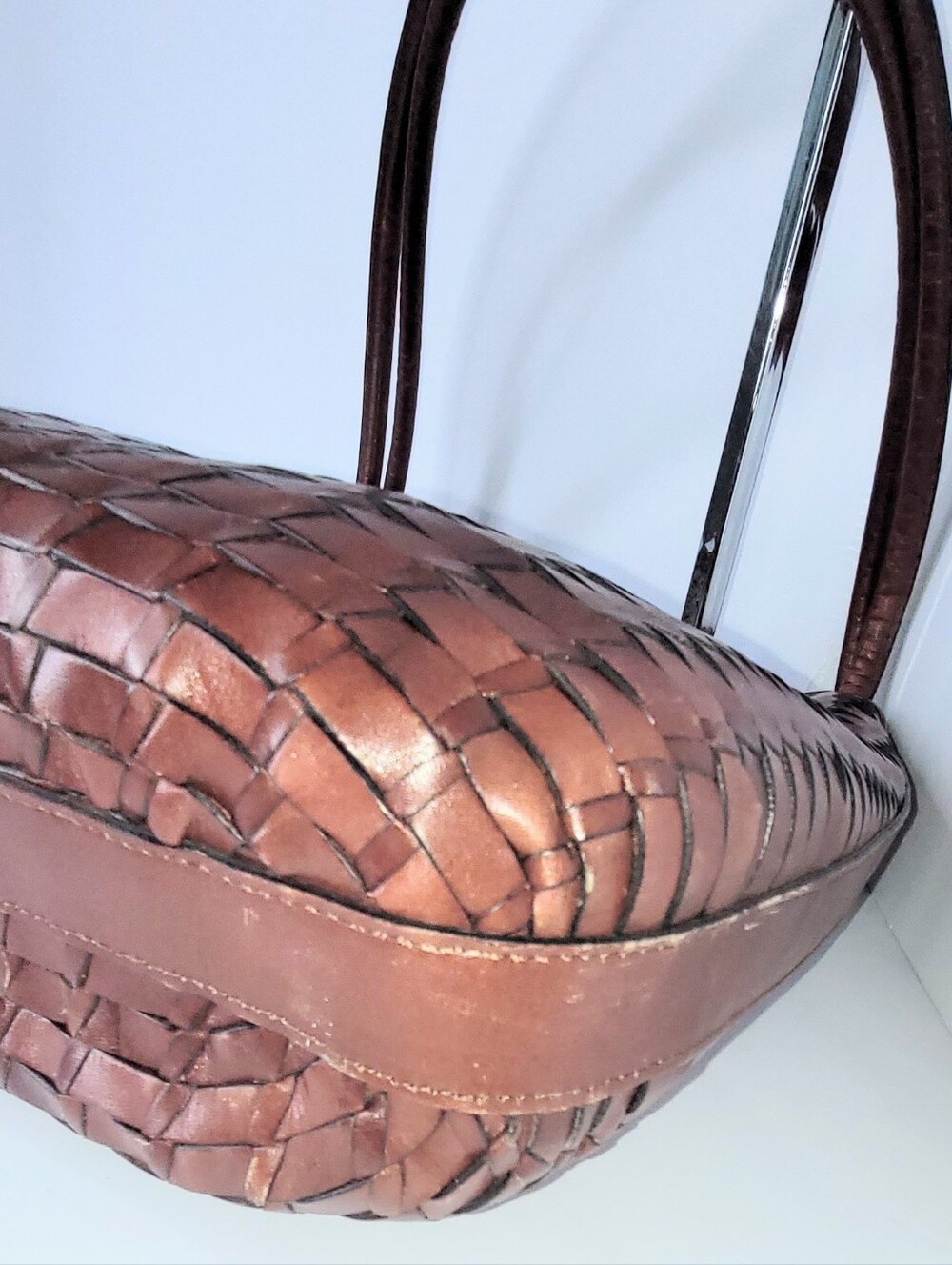 Fossil Woven Shoulder Bag in Dark Brown - Picture 4 of 6